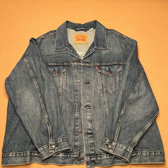 Levi's Classic Blue Denim Jacket - Picture 1 of 4